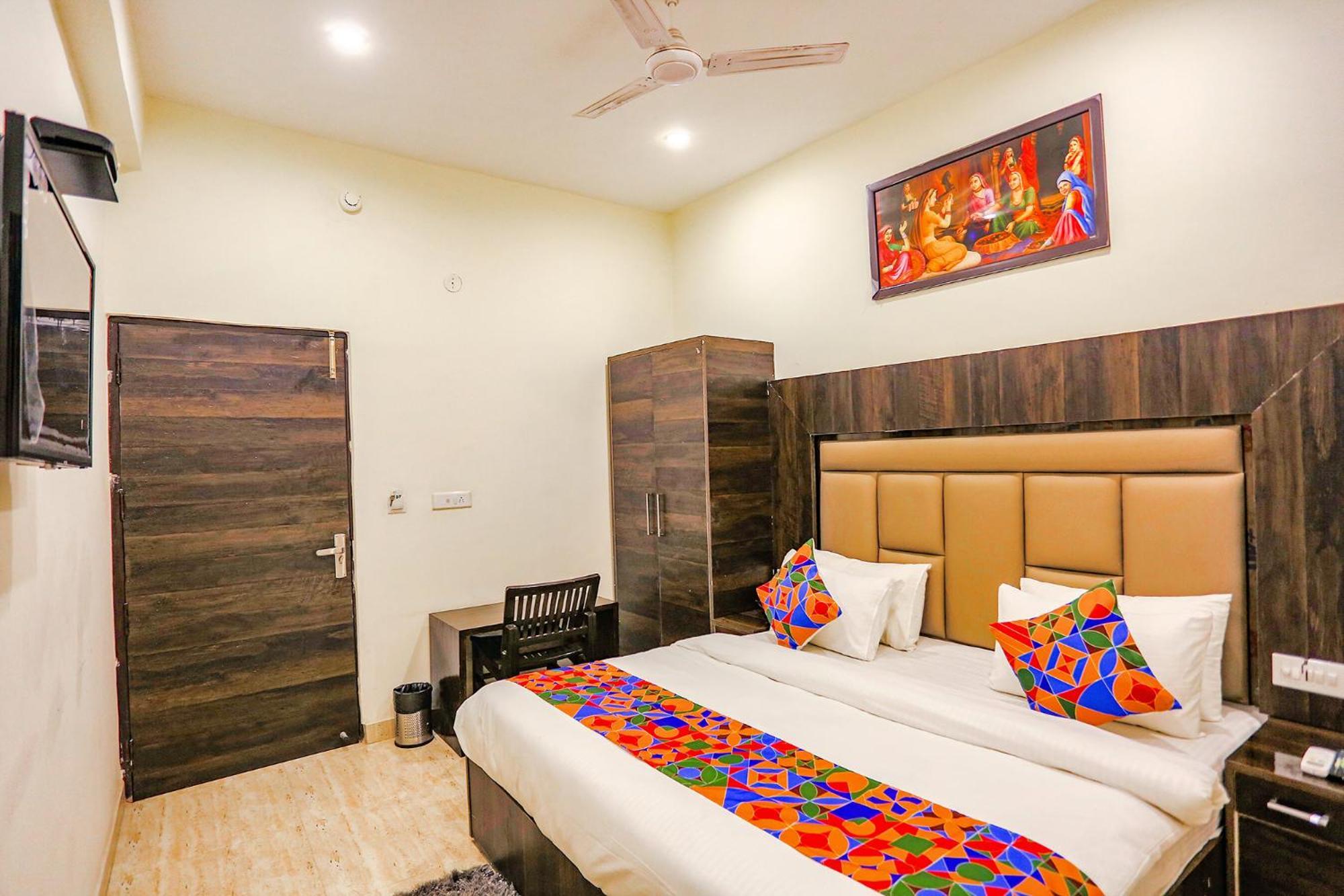 Fabhotel The Kiara Hotel